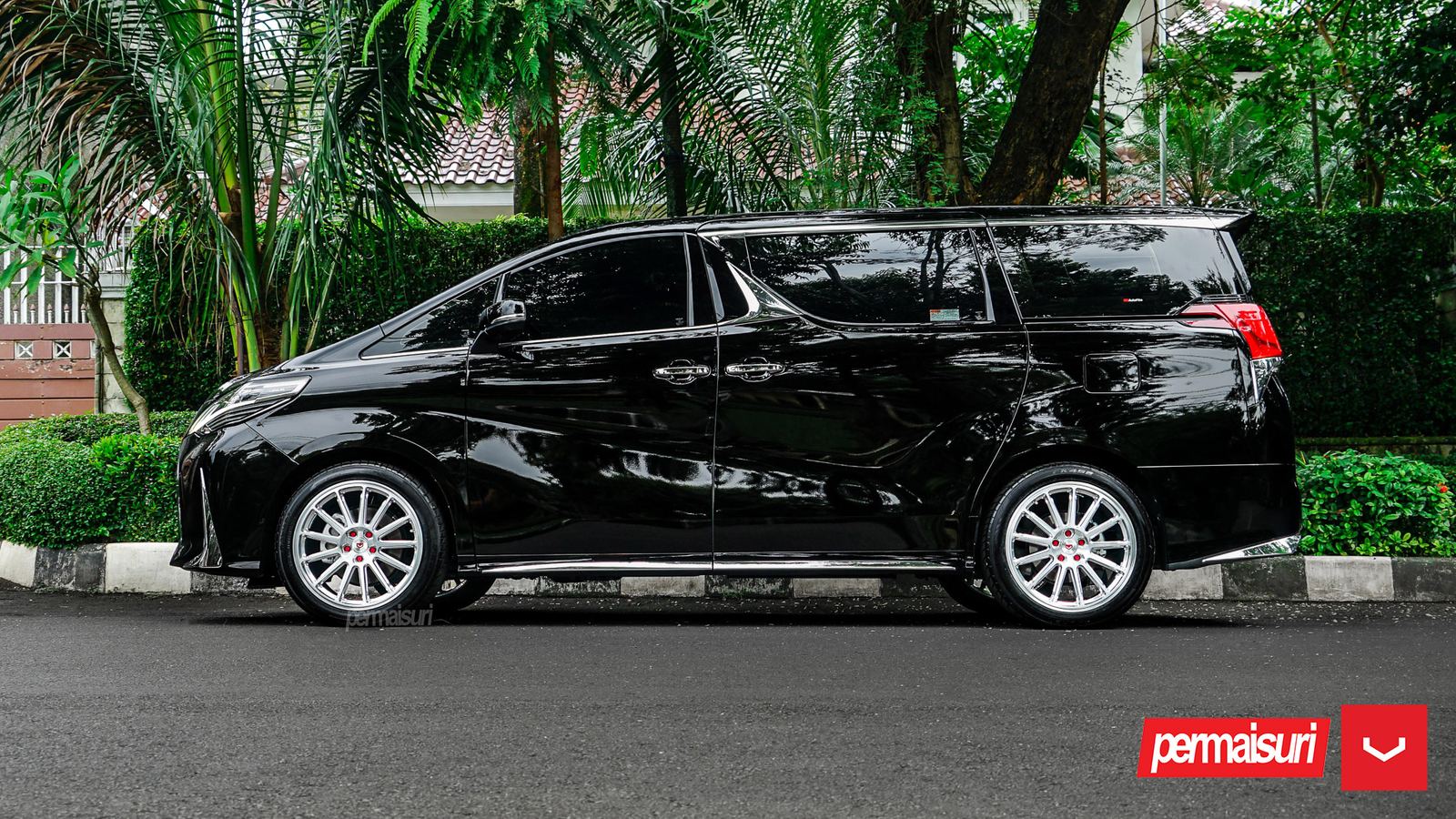 Vossen Forged GNS-3 on Lexus LM 2nd gen