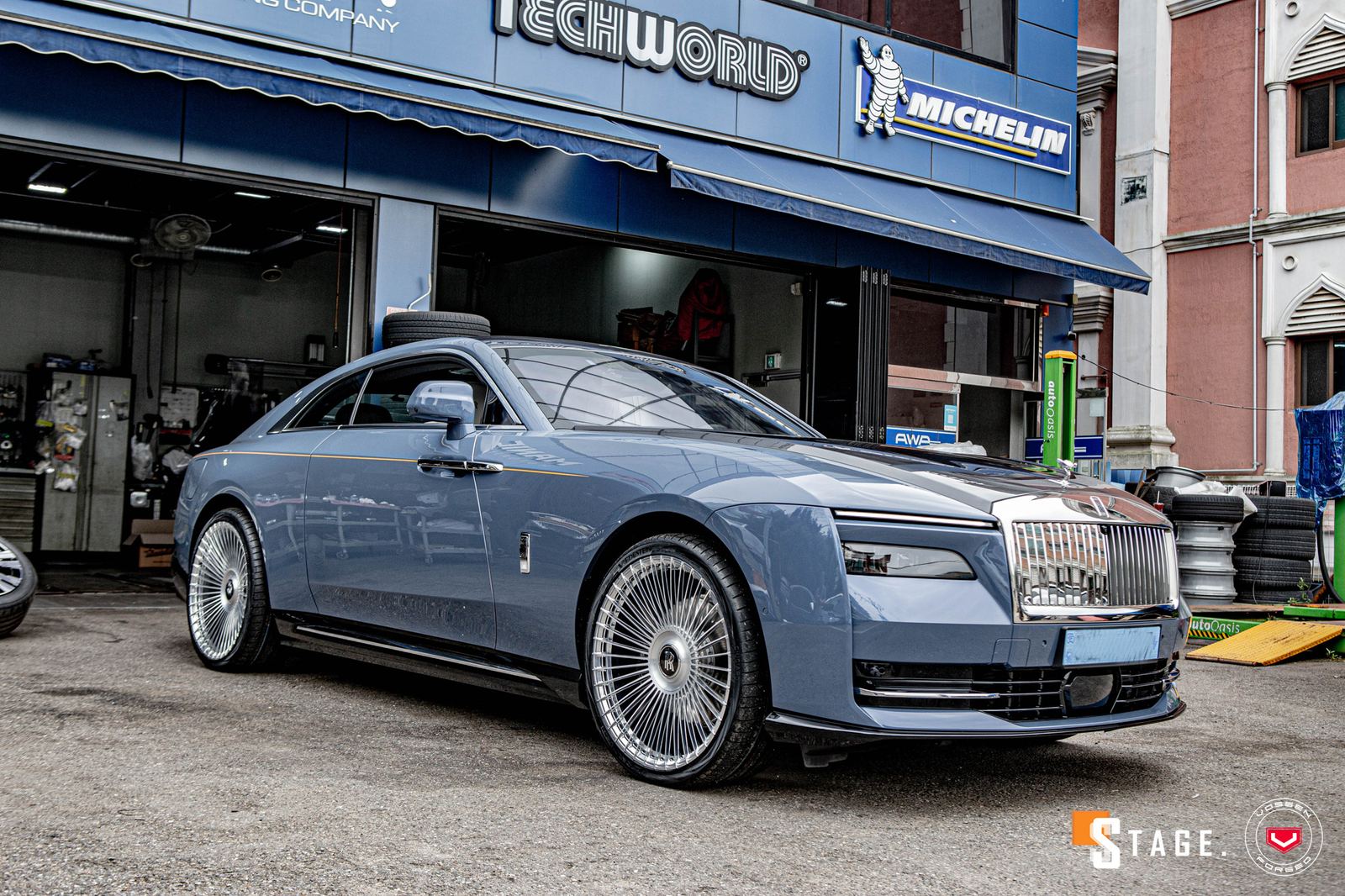Vossen Forged S17-16 on Rolls-Royce Spectre