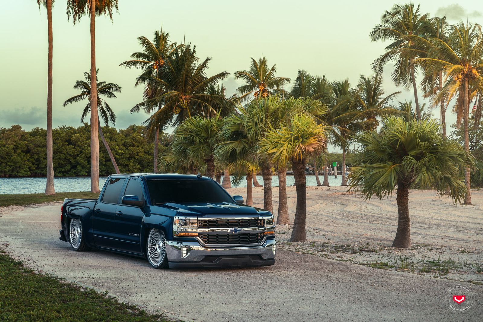 Vossen Forged S17-16 on Chevrolet Silverado K2XX