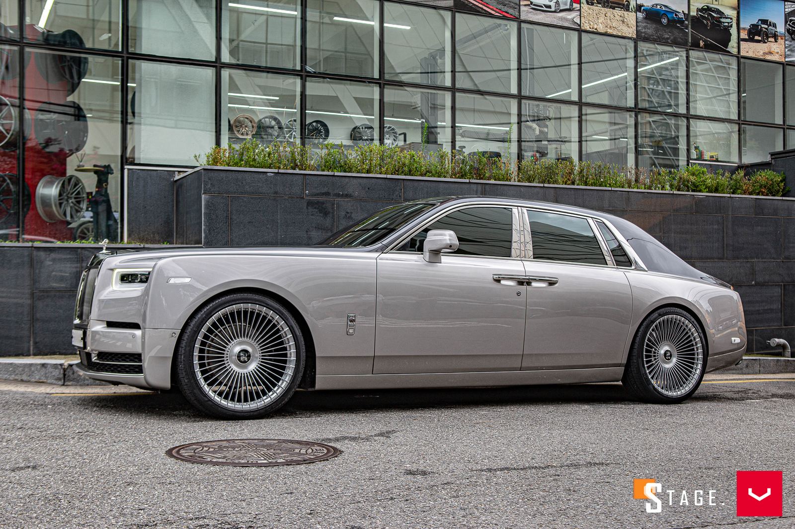 Vossen Forged S17-16 on Rolls-Royce Phantom VIII.1