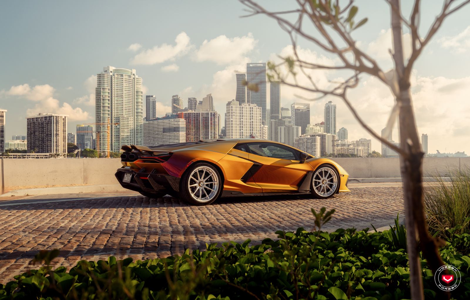 Vossen Forged VPS-1 (3-Piece) on Lamborghini Revuelto LB744