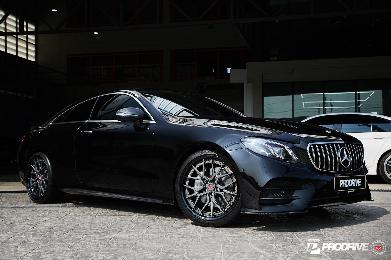 Vossen Forged M-X3 (3-Piece) on Mercedes-Benz E-Class W213.1