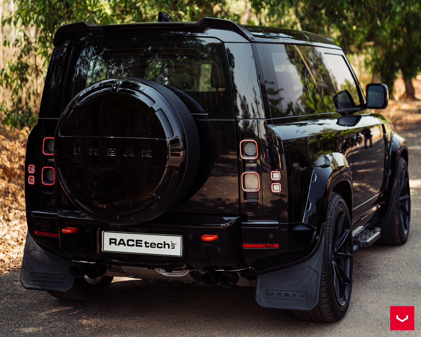 Vossen Forged HFX-2 (5-lug) on Land Rover Defender L663, photo 2