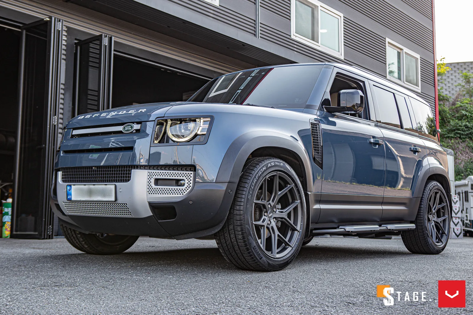 Vossen Forged HF-5 on Land Rover Defender L663, photo 5