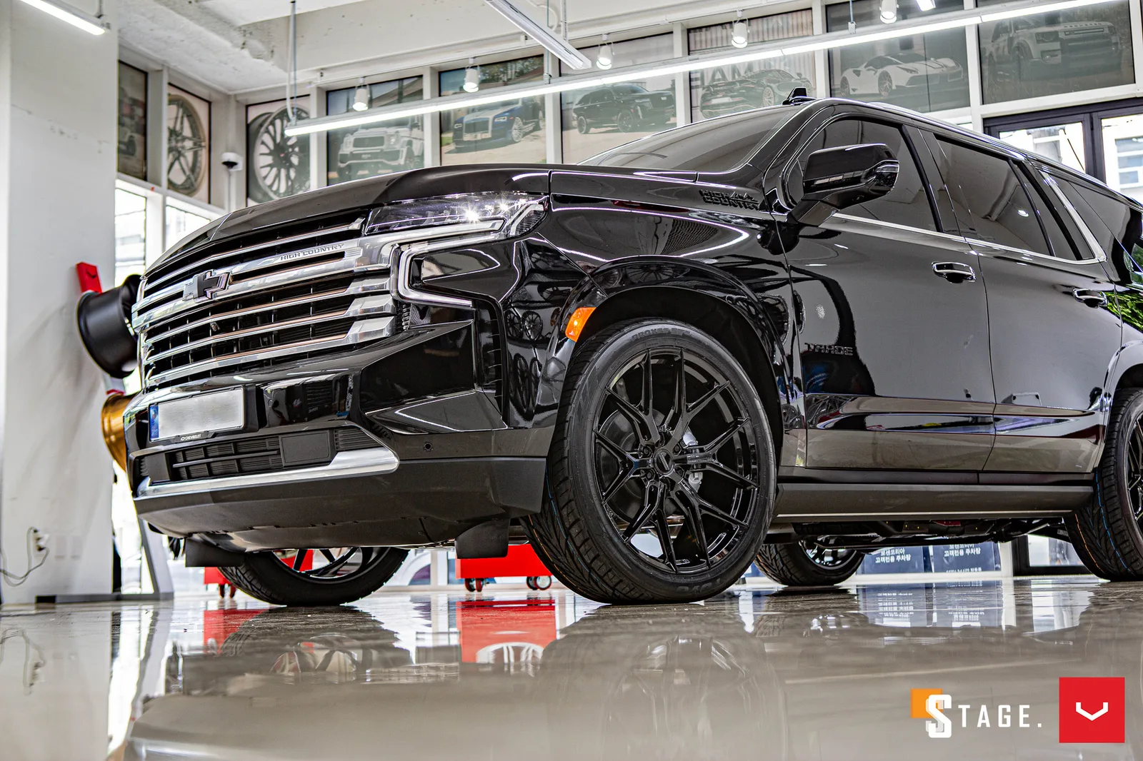 Vossen Forged HF6-4 on Chevrolet Tahoe T1