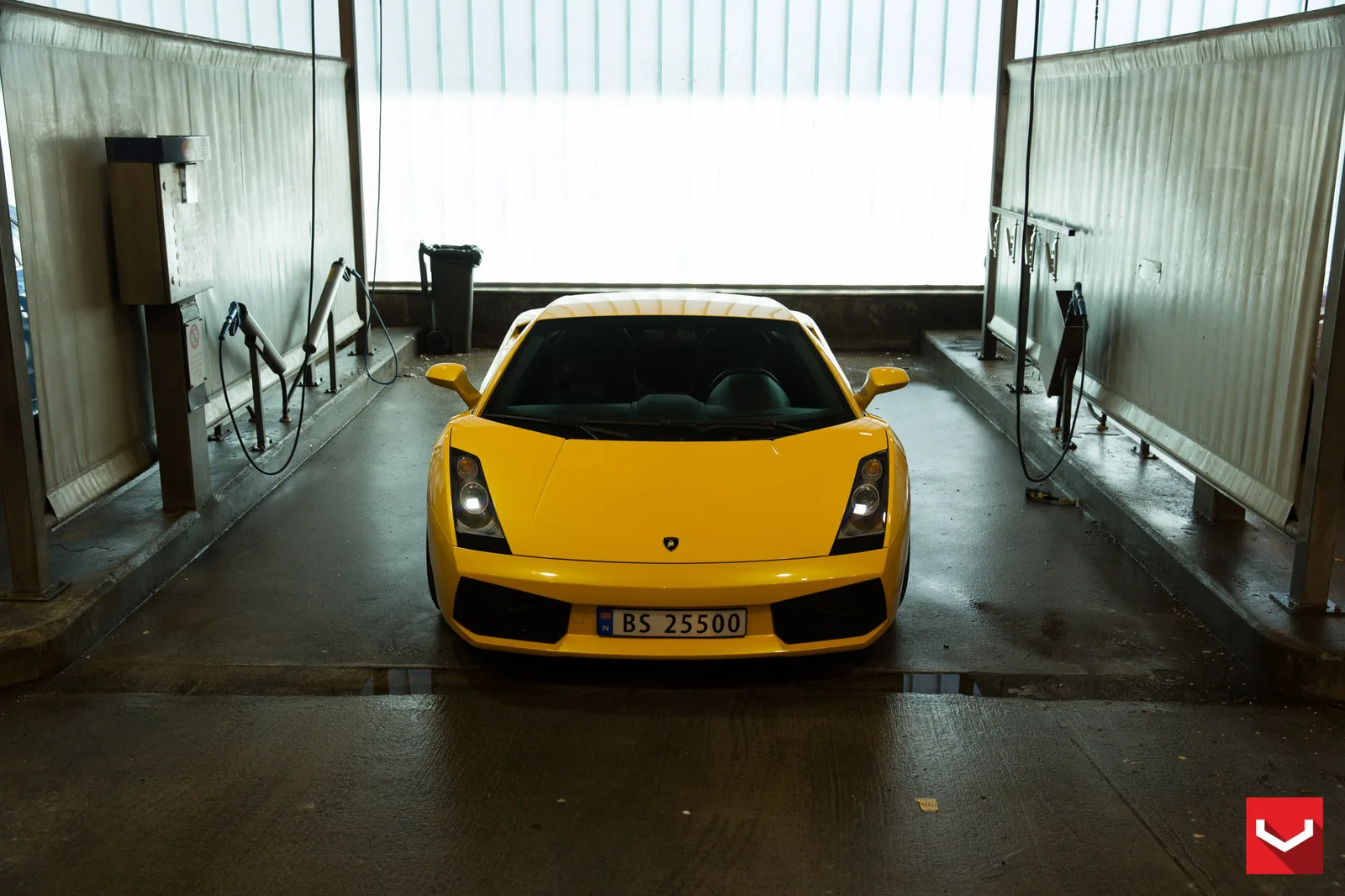 Vossen Forged VFS-2 on Lamborghini Gallardo (2003)