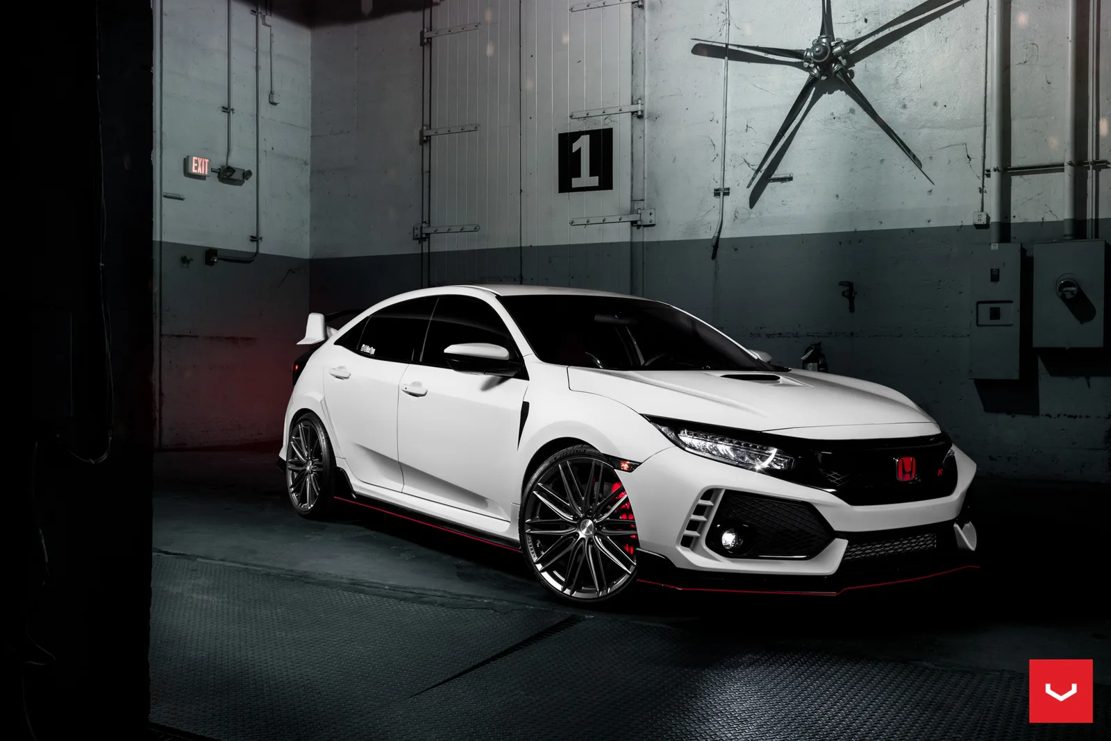 Vossen Forged VFS-4 on Honda Civic Type R FK8, photo 3