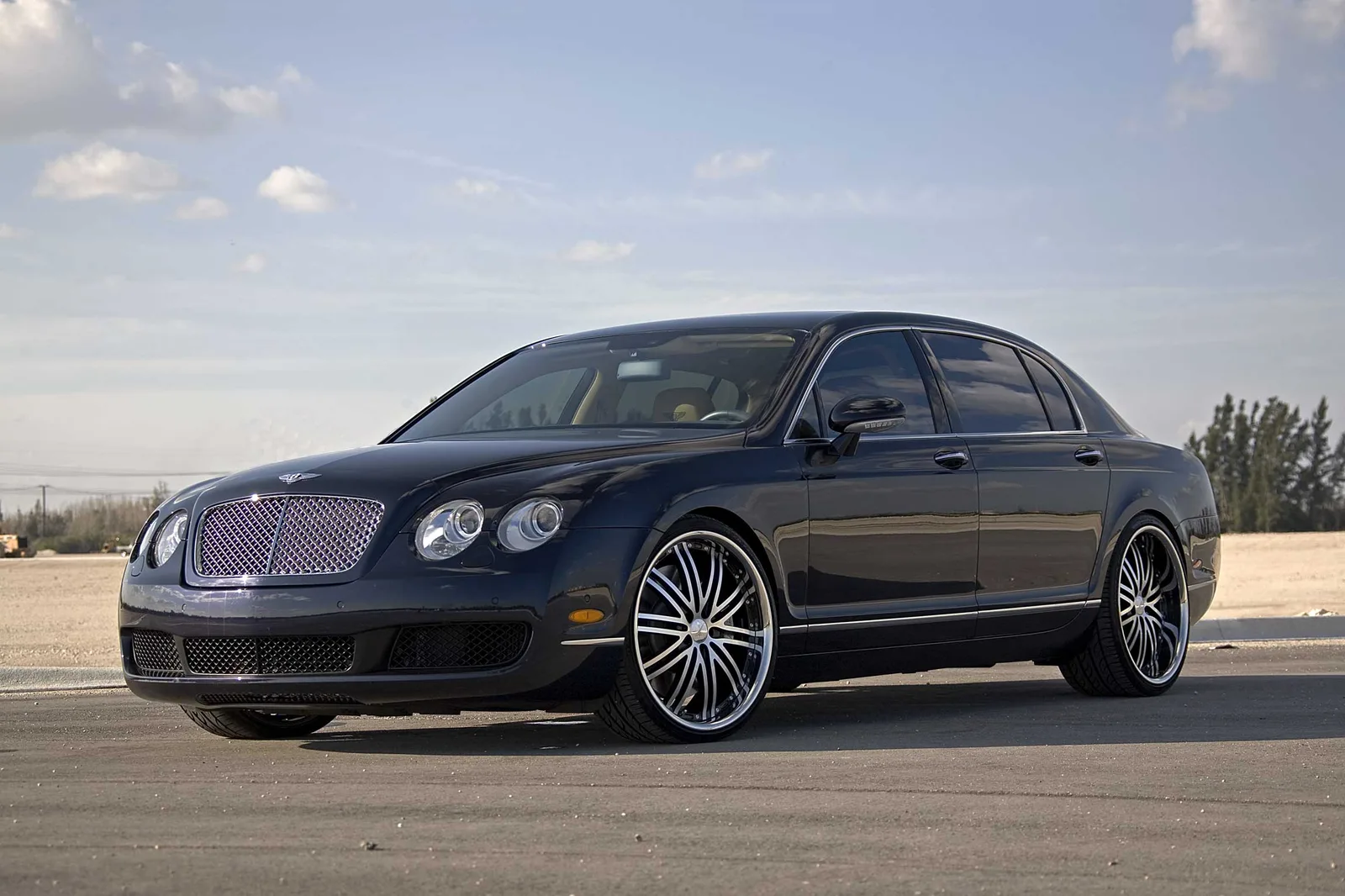 Vossen Forged VVS082 on Bentley Flying Spur 1st gen