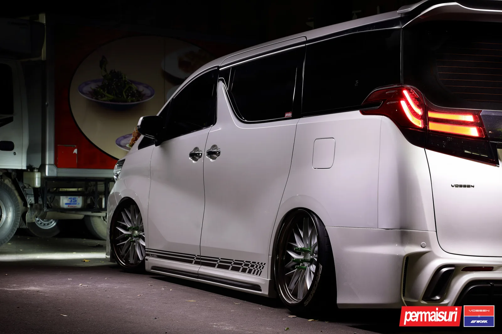 Vossen Forged VWS-2 on Toyota Alphard AH30.1, photo 4