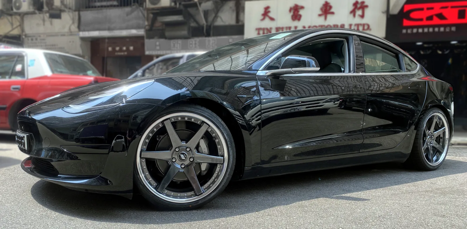 Work Back Label Zeast BST1 on Tesla Model S