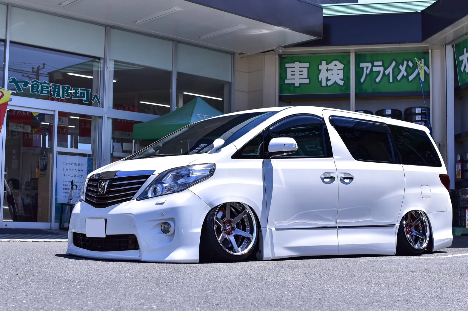 Work Back Label Zeast BST1 on Toyota Vellfire AH30, photo 9