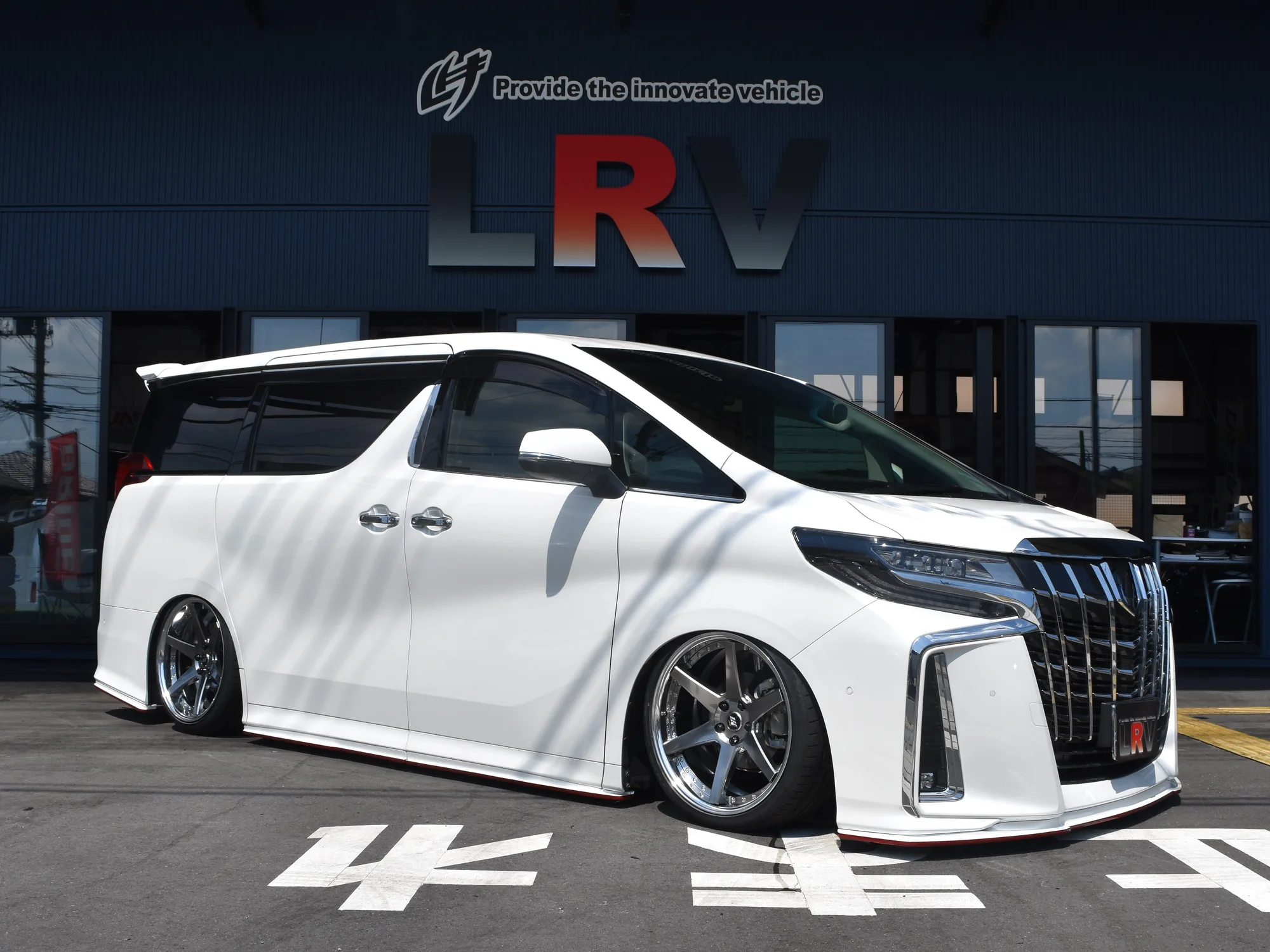 Work Back Label Zeast BST1 on Toyota Vellfire AH30, photo 3