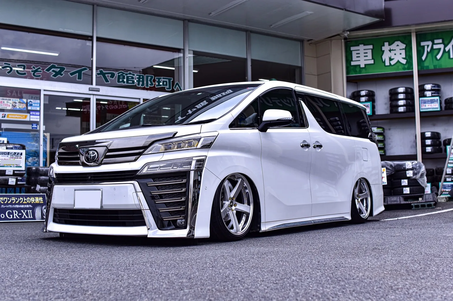 Work Back Label Zeast BST2 on Toyota Vellfire AH30, photo 7