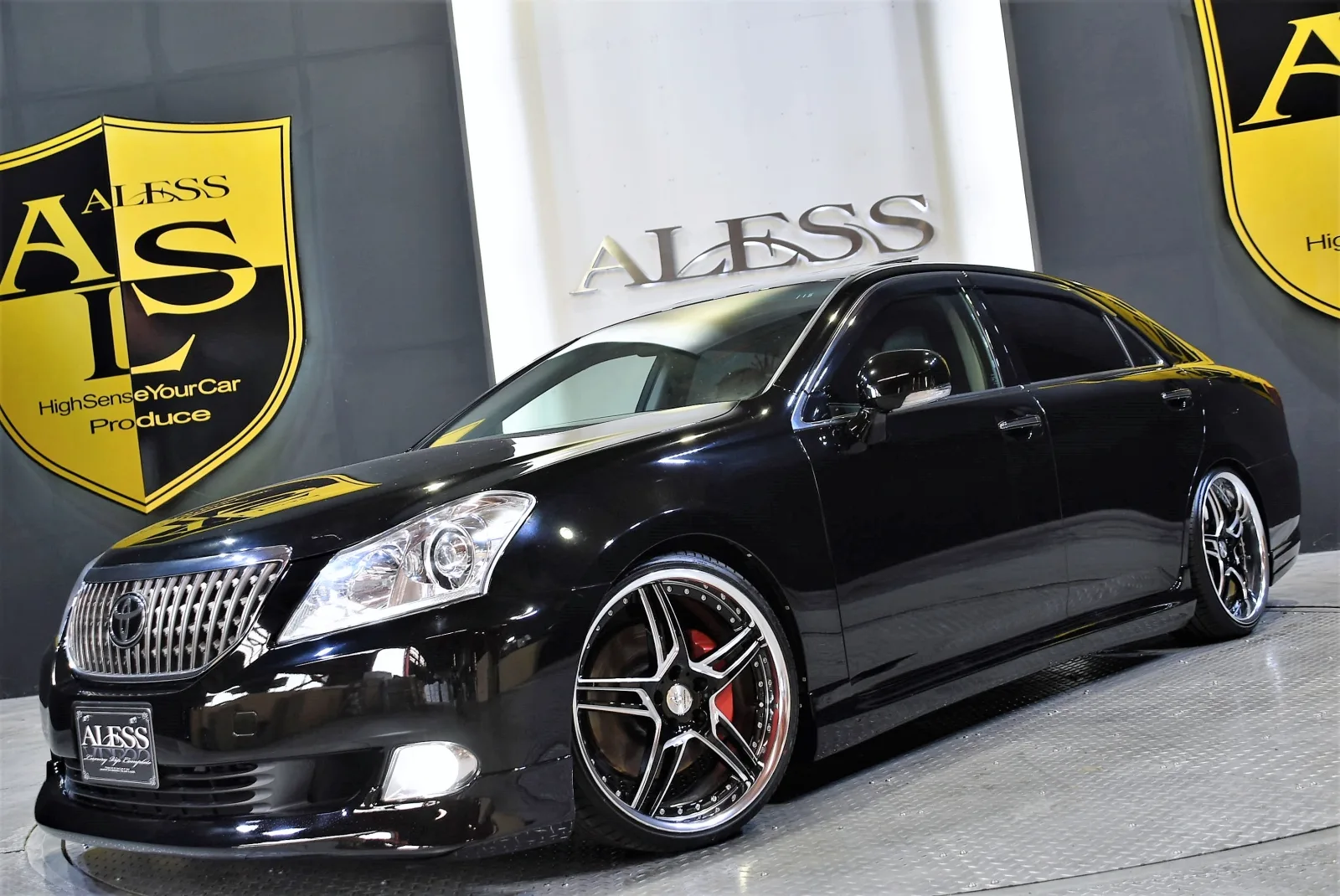 Work Durandal DD5.2 on Toyota Crown Majesta S210