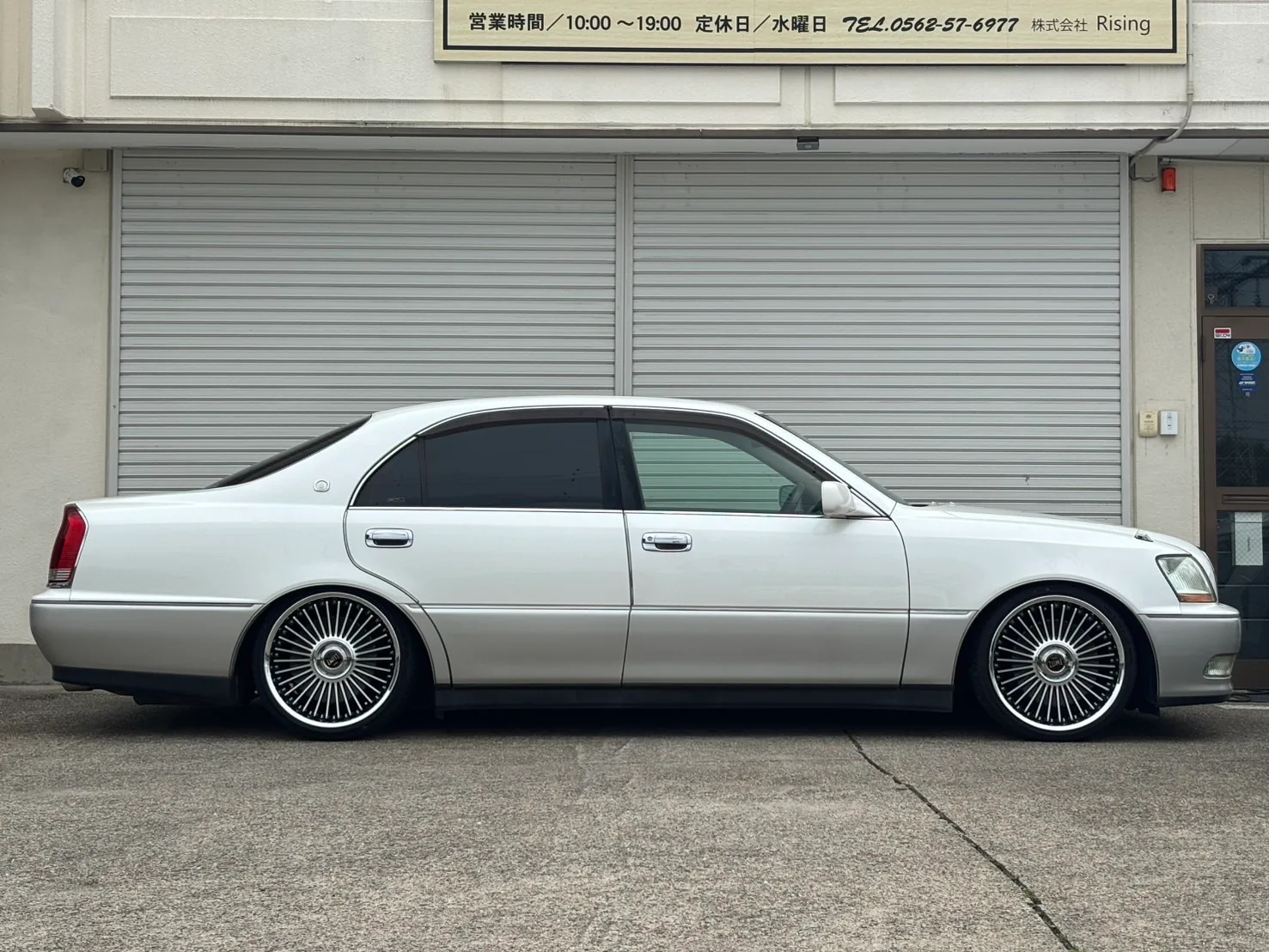 Work Emitz on Toyota Crown Majesta S210, photo 9