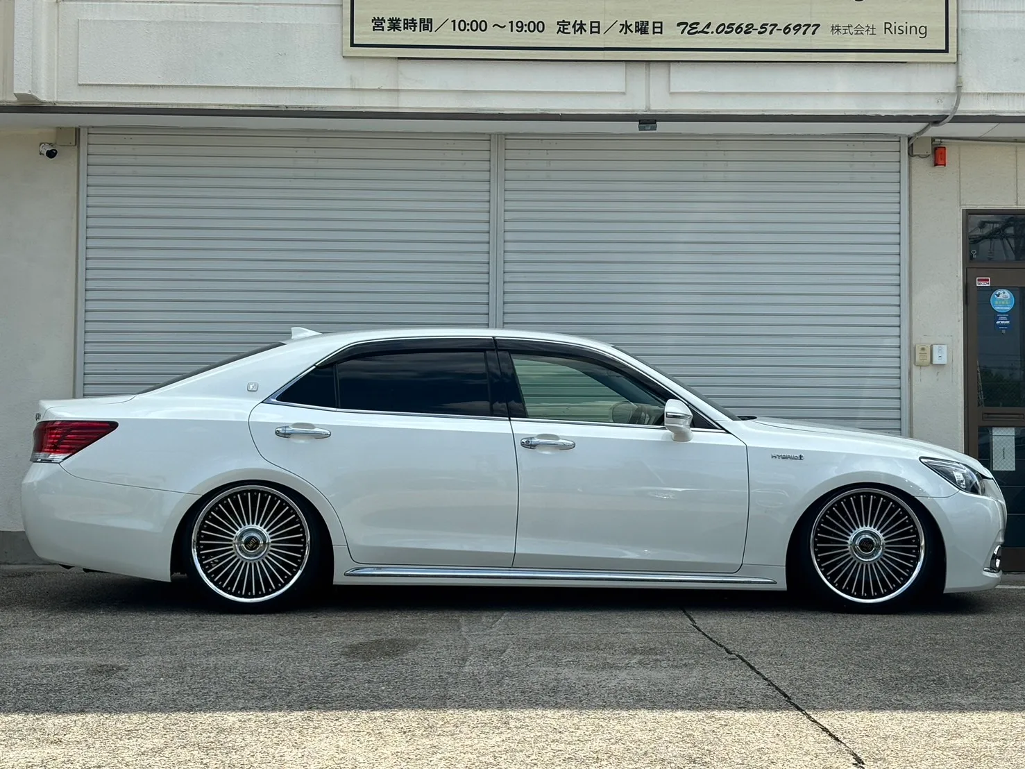 Work Emitz on Toyota Crown Majesta S210, photo 5