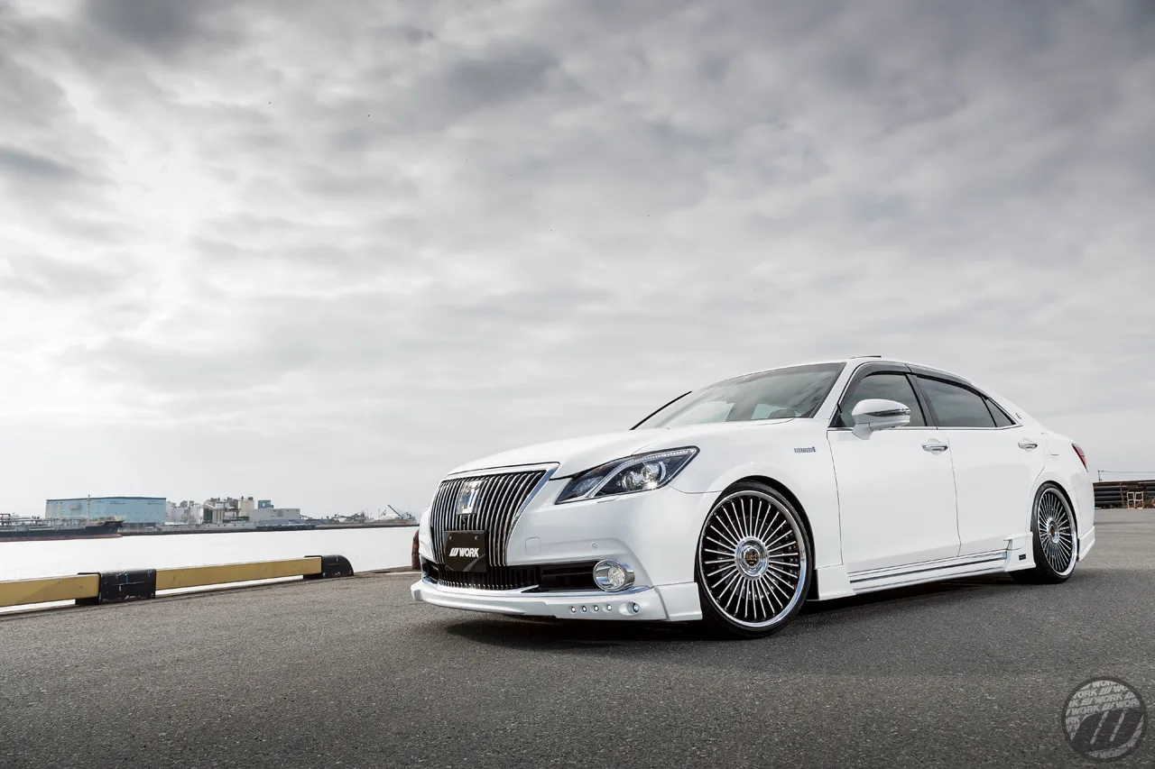 Work Emitz on Toyota Crown Majesta S210, photo 11