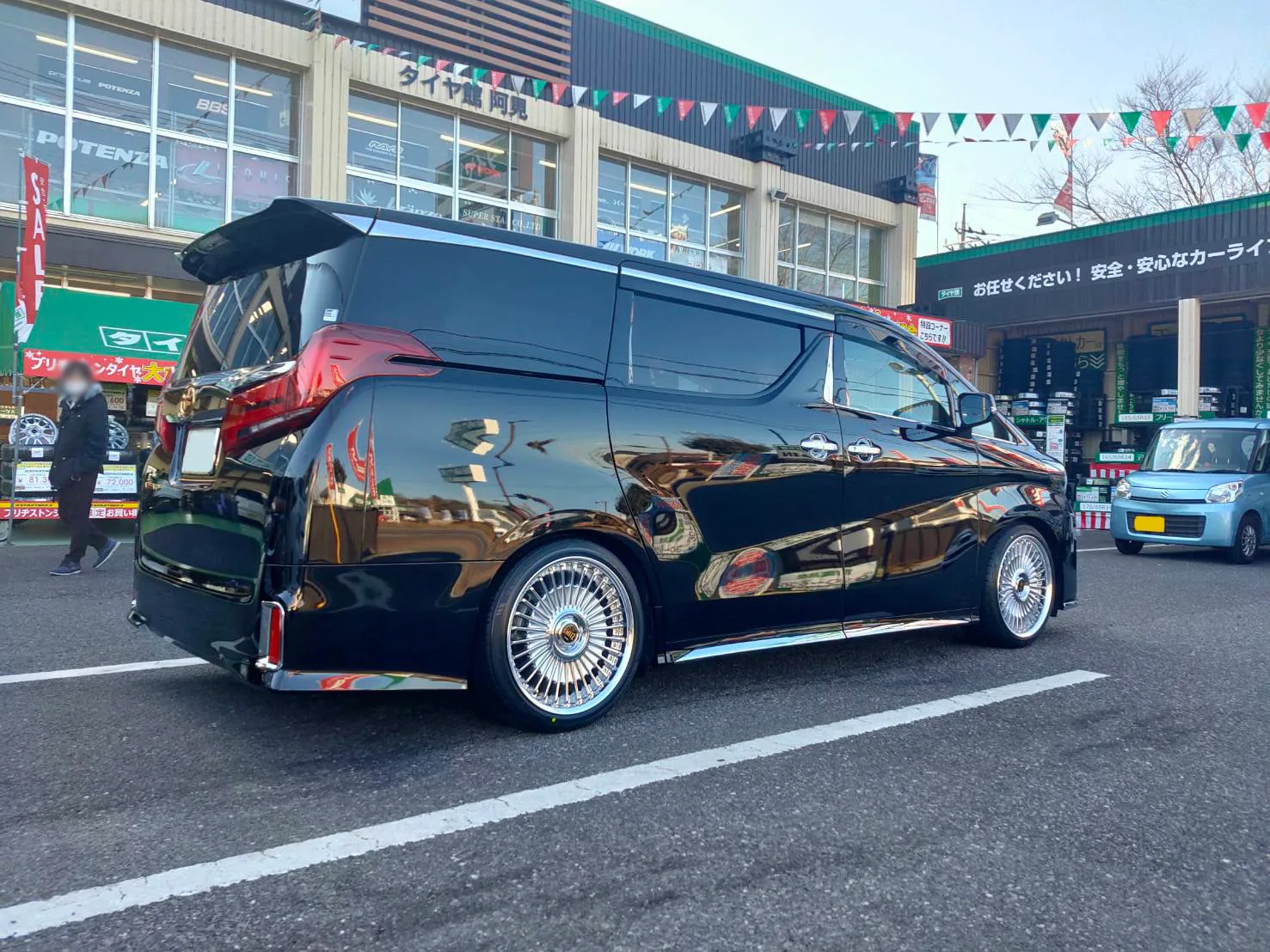 Work Emitz on Toyota Vellfire AH30, photo 2