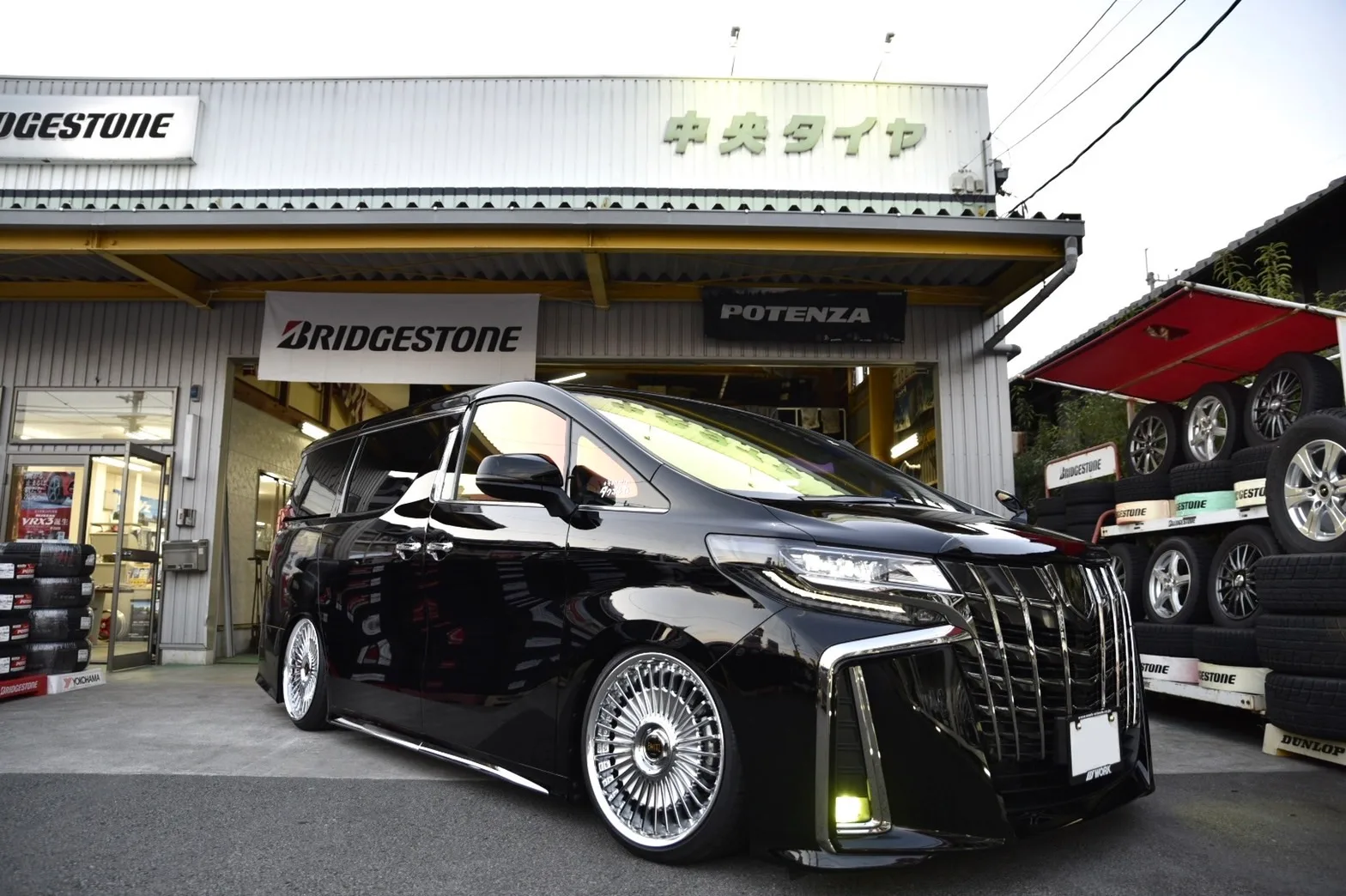 Work Emitz on Toyota Vellfire AH30, photo 4