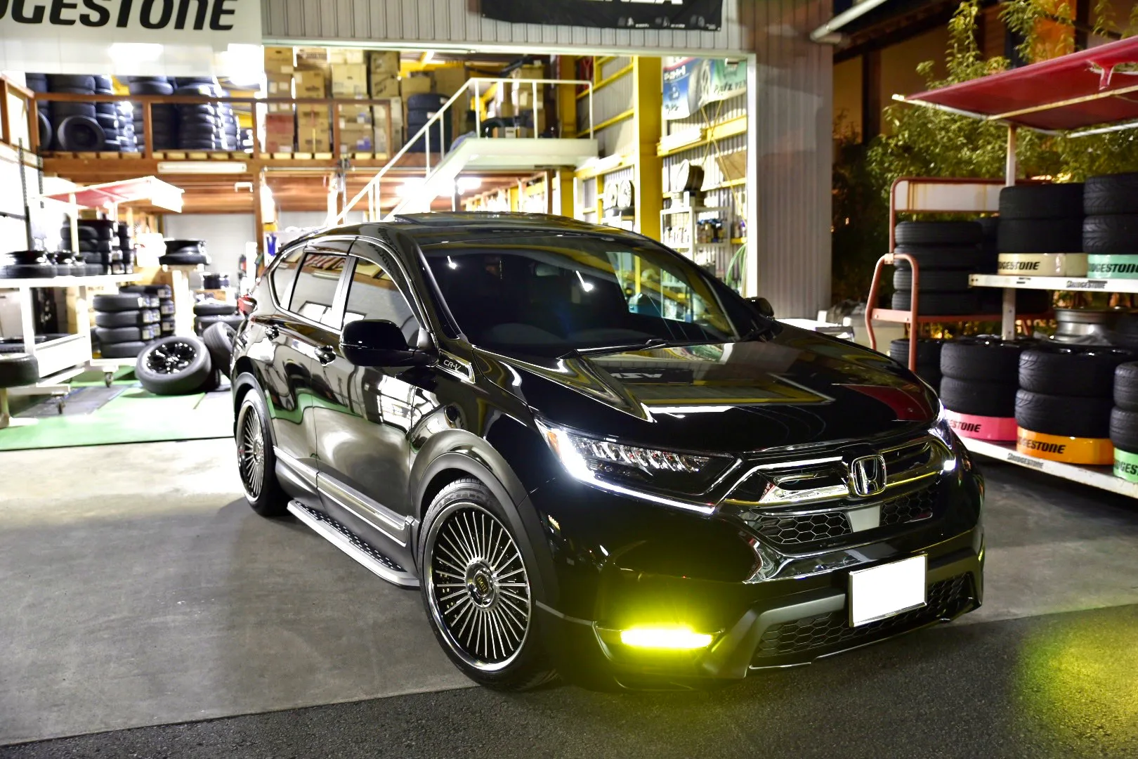 Work Emitz on Honda CR-V 5th gen (RW/RT)