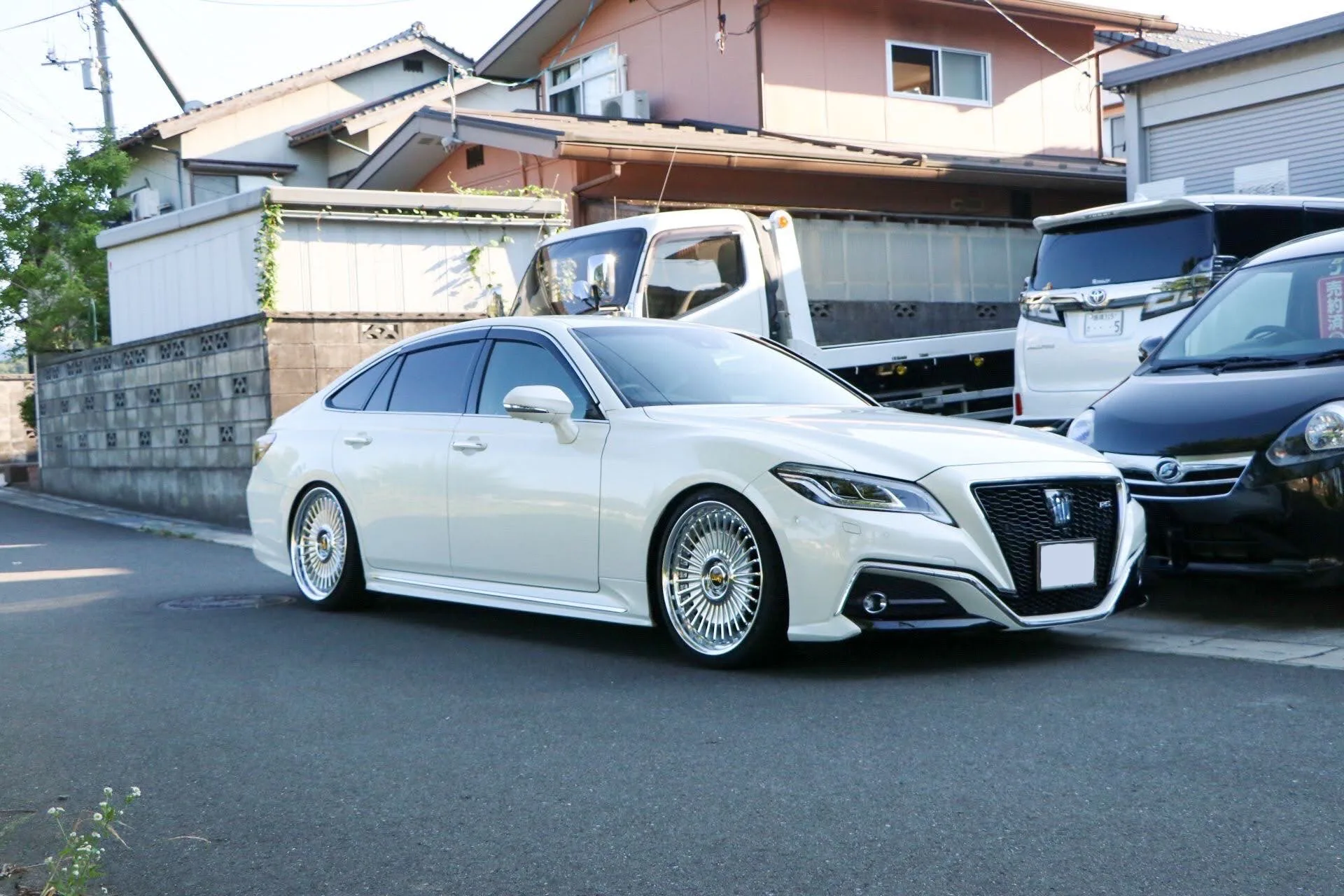 Work Emitz on Toyota Crown S220