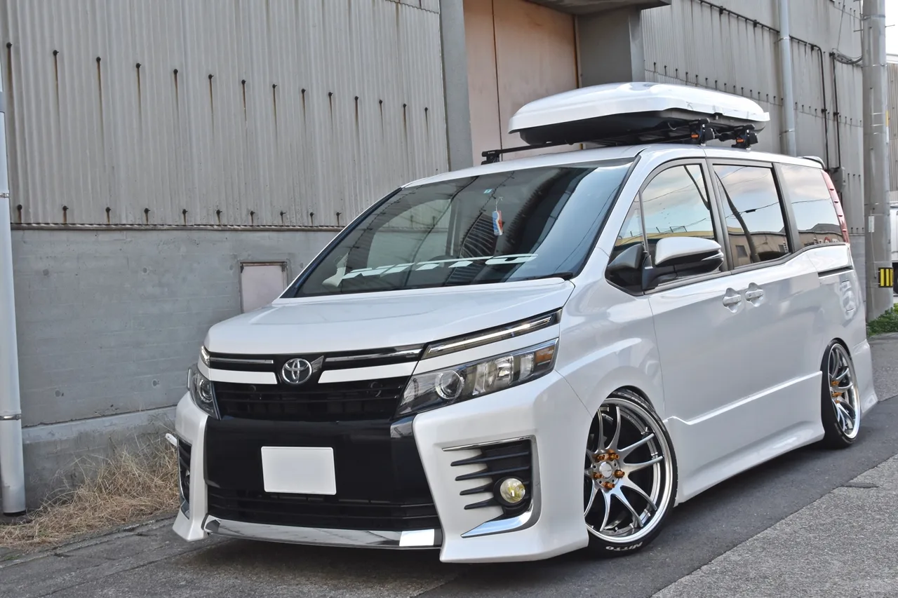 Work EMOTION CR 2p on Toyota Esquire R80