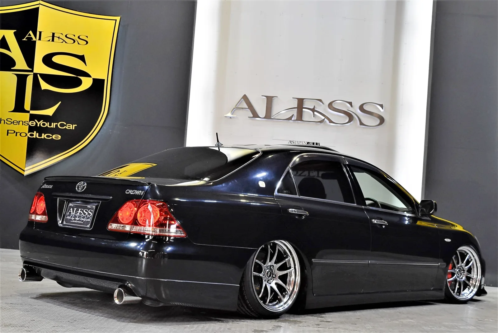 Work EMOTION CR 2p on Toyota Crown S200, photo 2