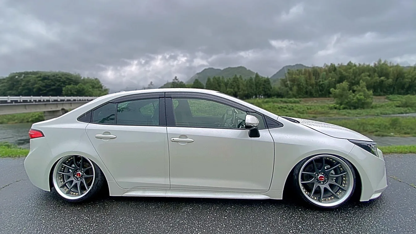 Work EMOTION CR 3p on Toyota Corolla E210