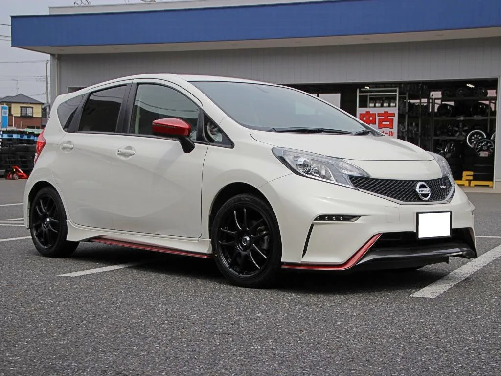 Work EMOTION CR極 on Nissan Note E12