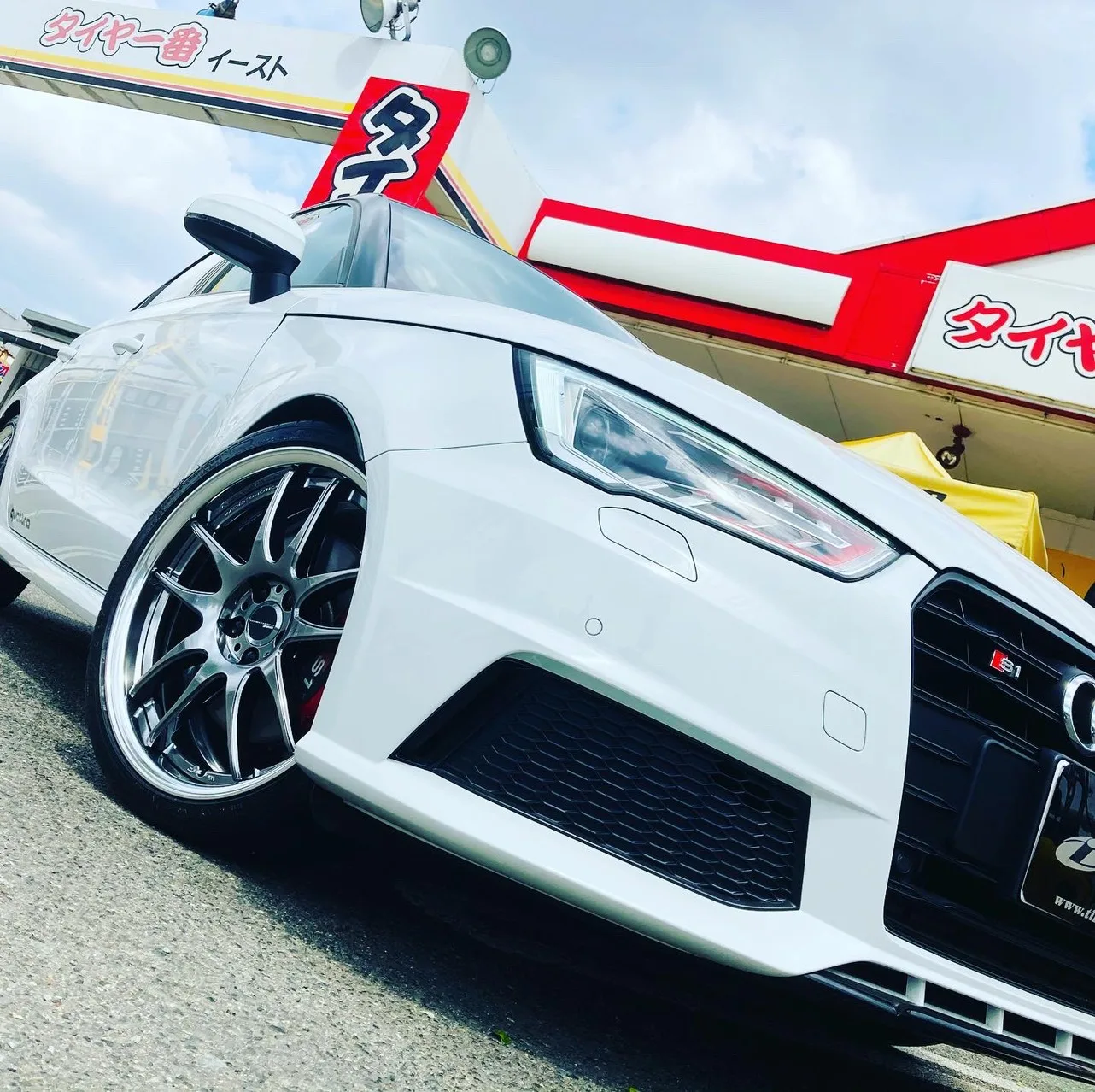 Work EMOTION CR極 on Audi S1 8X.1
