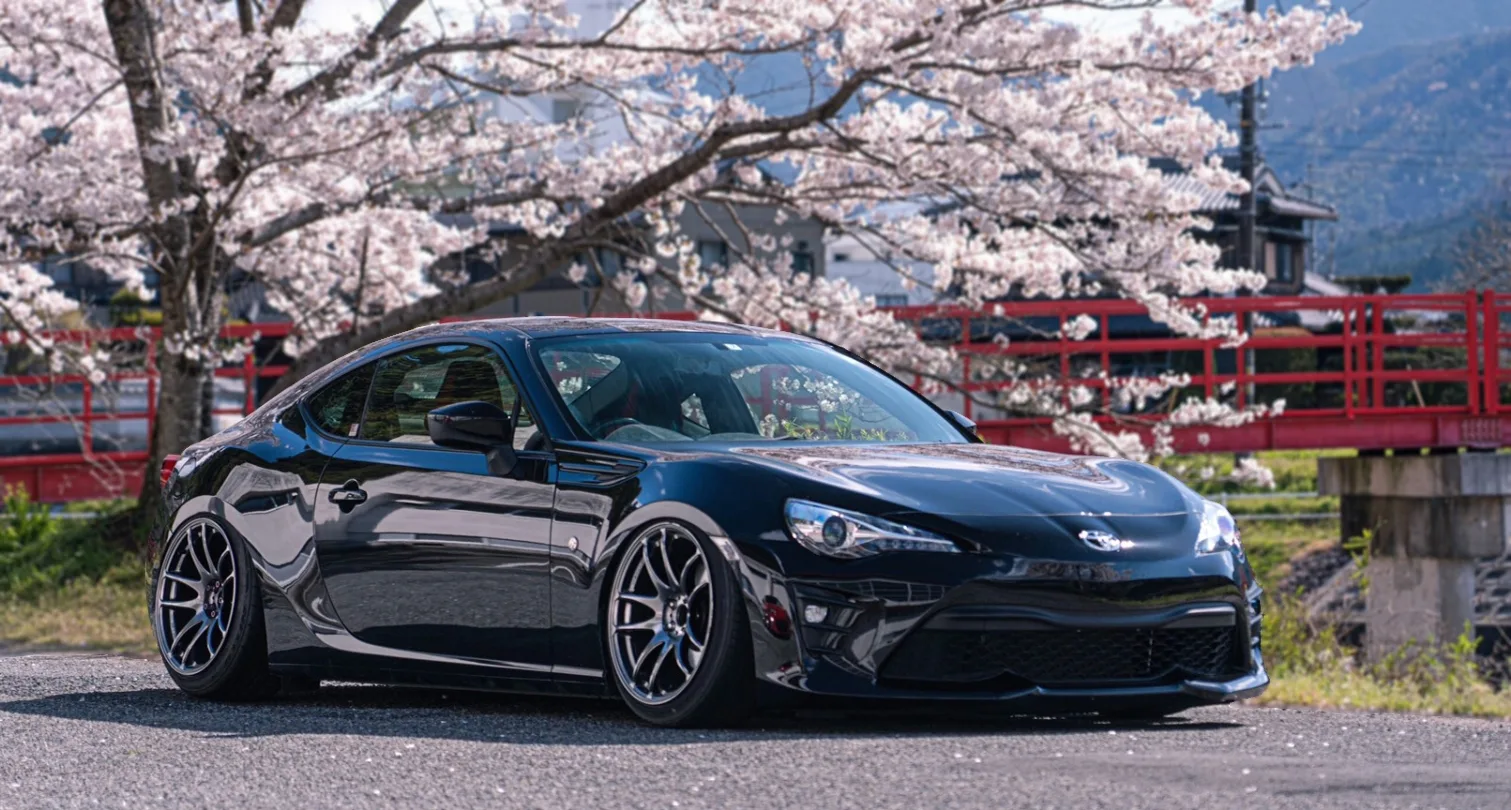 Work EMOTION CR極 on Toyota 86 ZN6.1