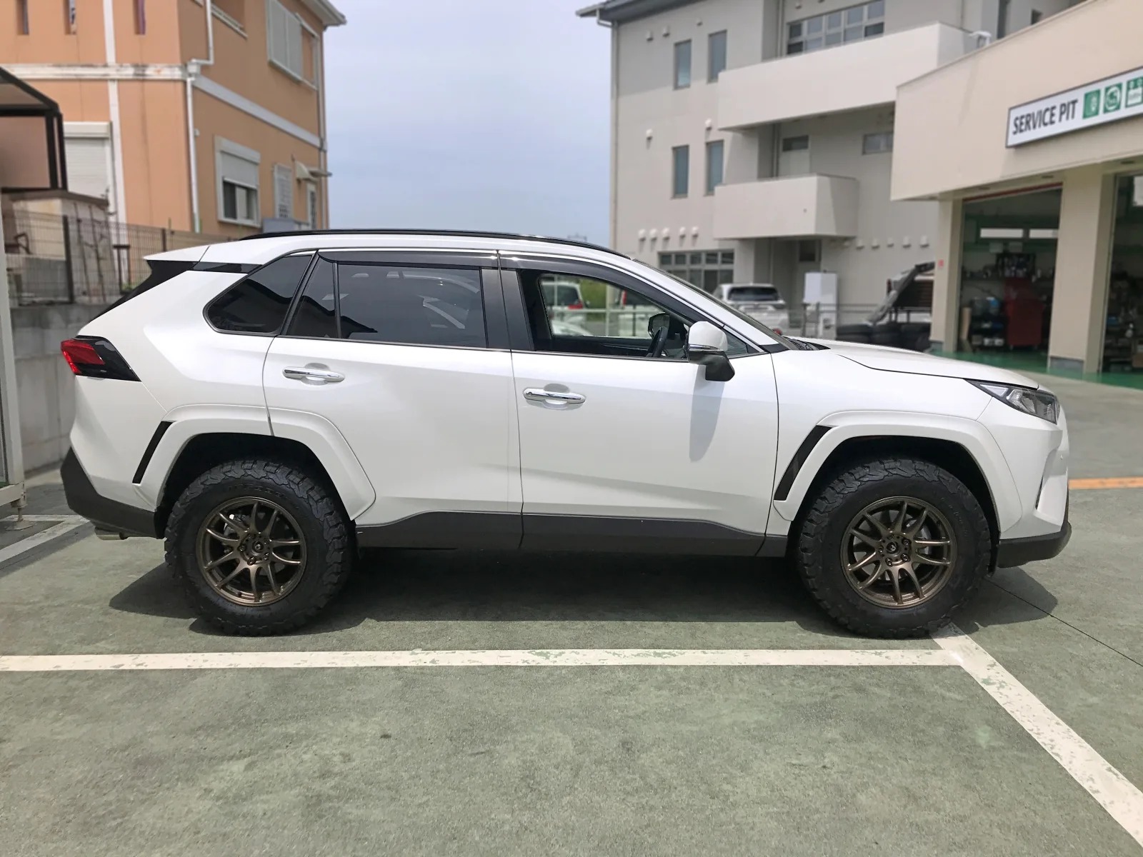 Work EMOTION CR極 on Toyota RAV4 XA50, photo 2