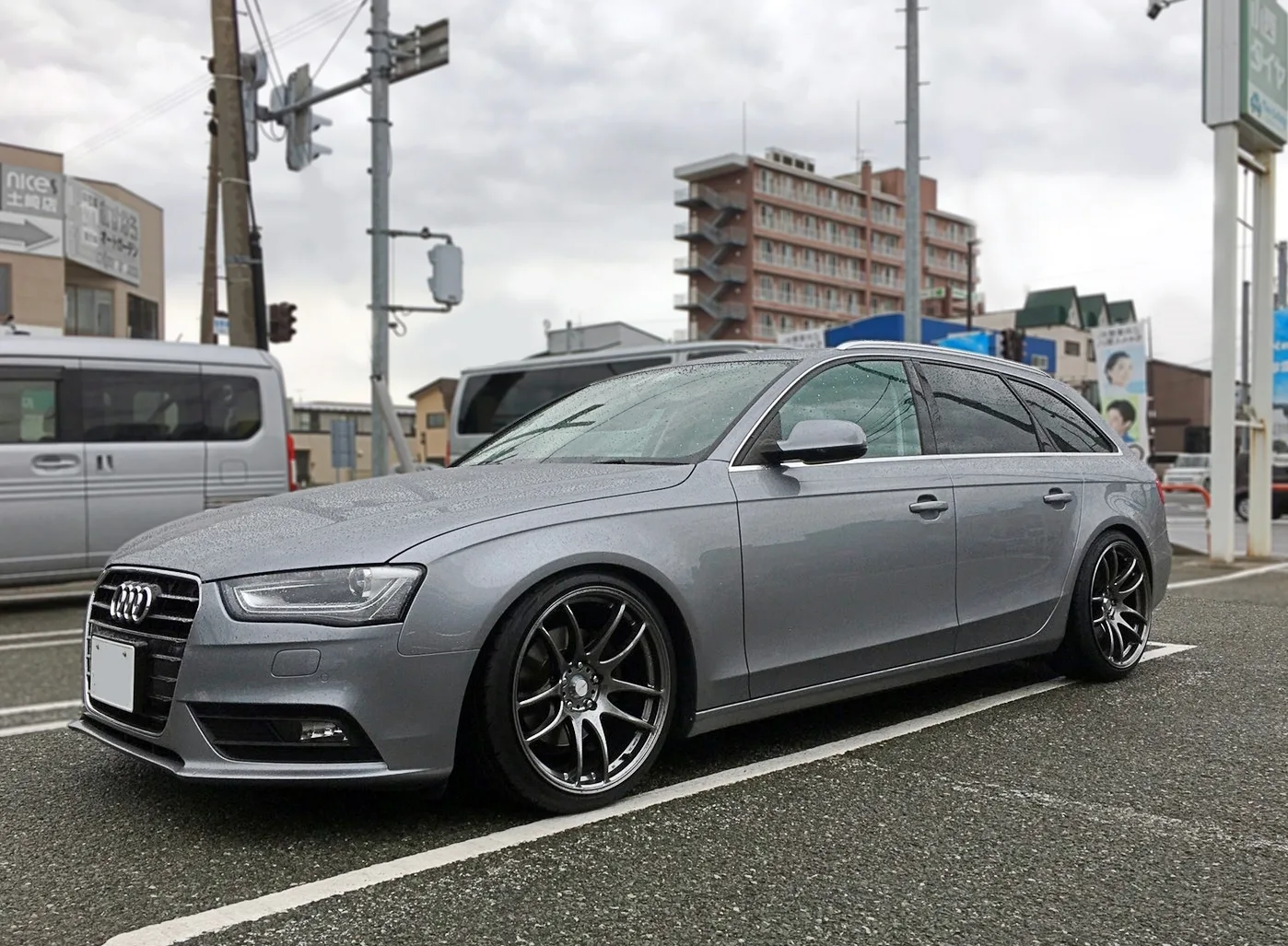 Work EMOTION CR極 on Audi A4 B8.1