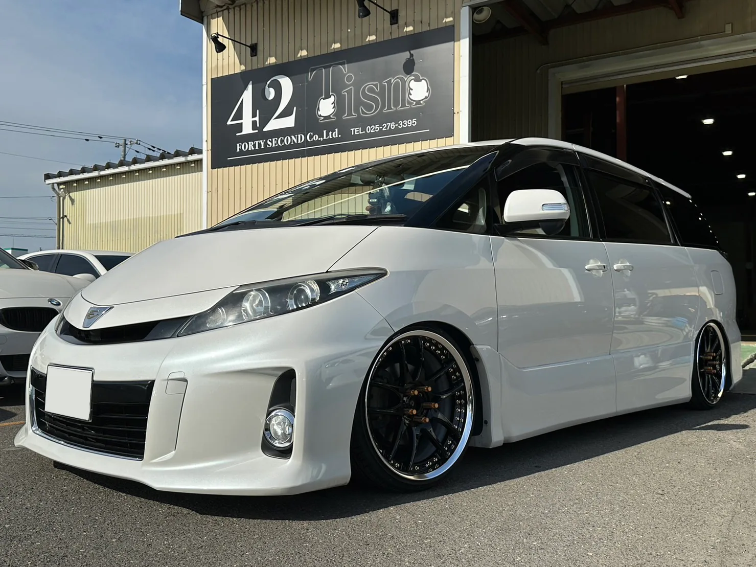 Work Emotion CR3P on Toyota Estima XR50