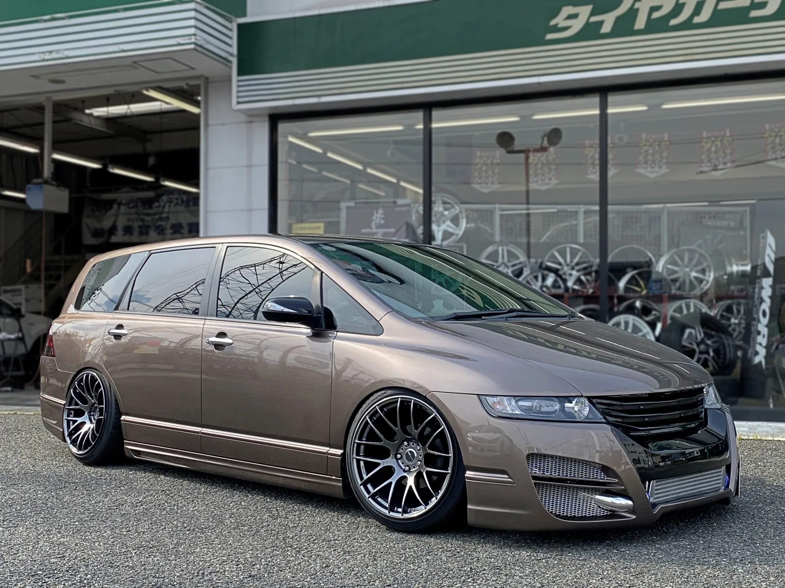 Work Emotion M8R on Honda Odyssey 3rd/4th gen (RB)