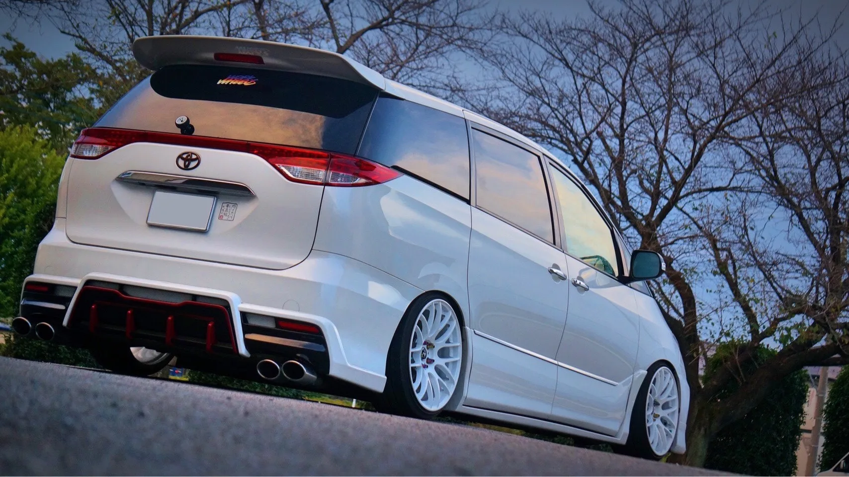Work Emotion M8R on Toyota Estima XR50, photo 2