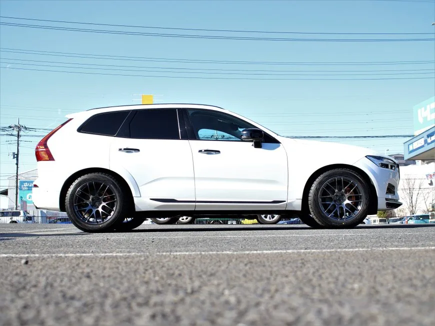 Work Emotion M8R on Volvo XC60 II (2017-)