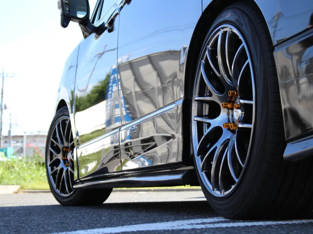 Work Emotion M8R on Nissan Elgrand E52, photo 3