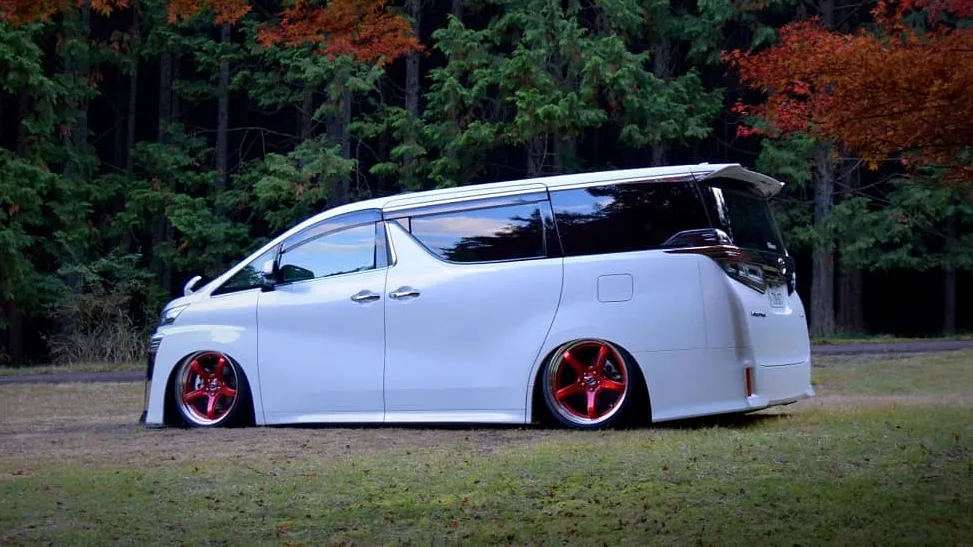 Work Emotion T5R 2P on Toyota Vellfire AH30, photo 2