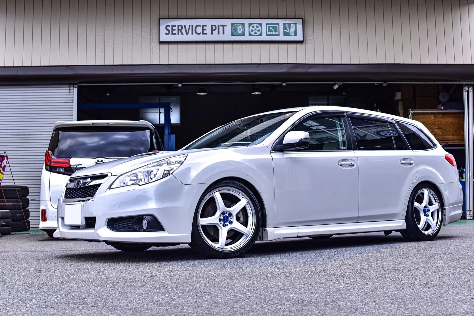 Work Emotion T5R 2P on Subaru Legacy BM/BR.1