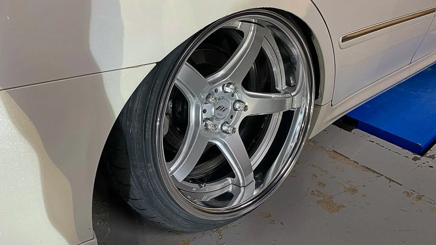 Work Emotion T5R 2P on Toyota Crown S180