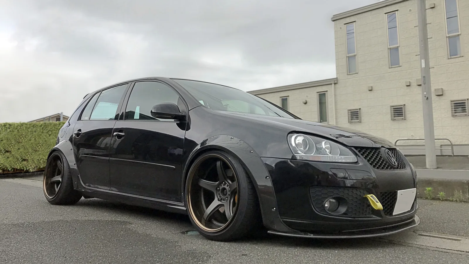 Work Emotion T5R 2P on Volkswagen Golf Mk5 (Typ 1K)