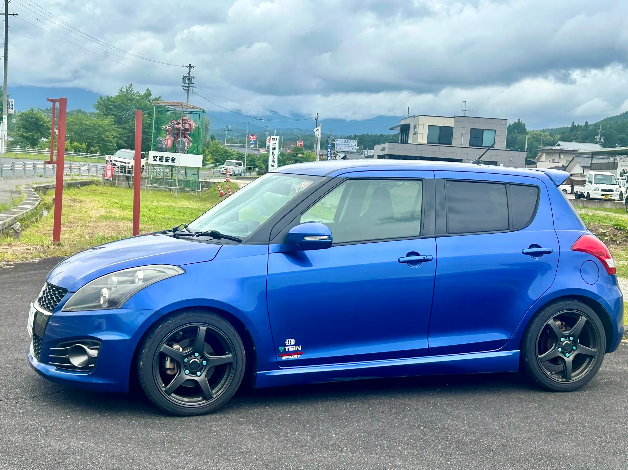 Work Emotion T5R on Suzuki Swift 4th gen (A2L), photo 3