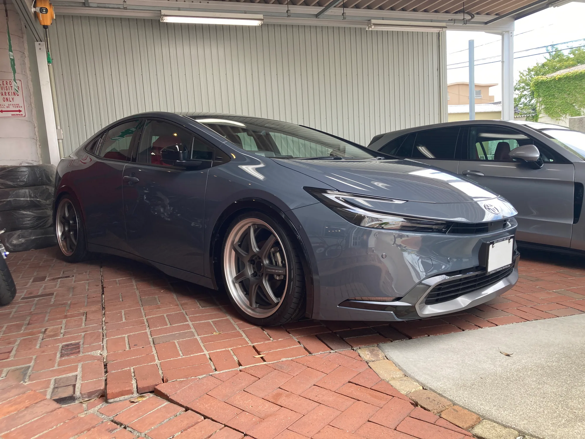Work Emotion T7R on Toyota Prius XW60