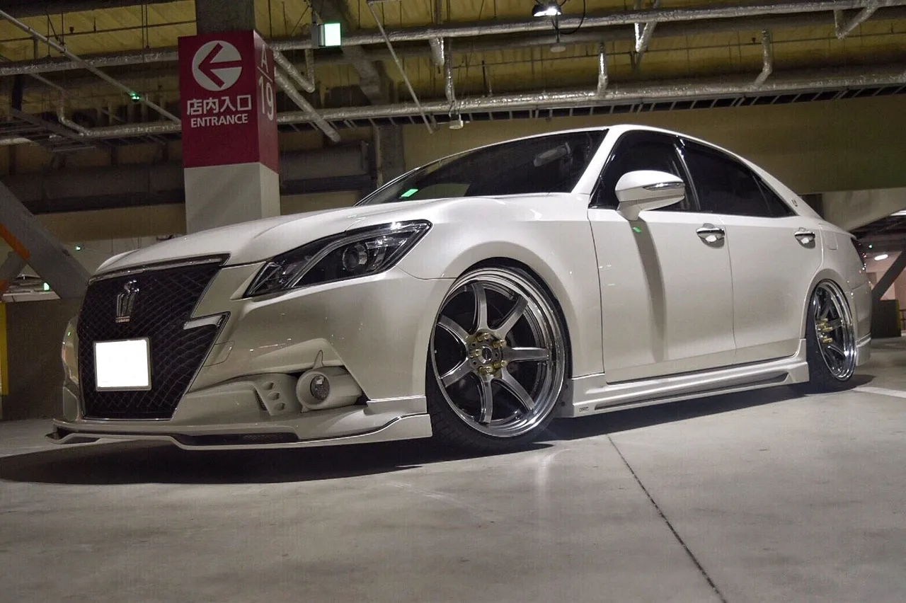 Work Emotion T7R on Toyota Crown S210