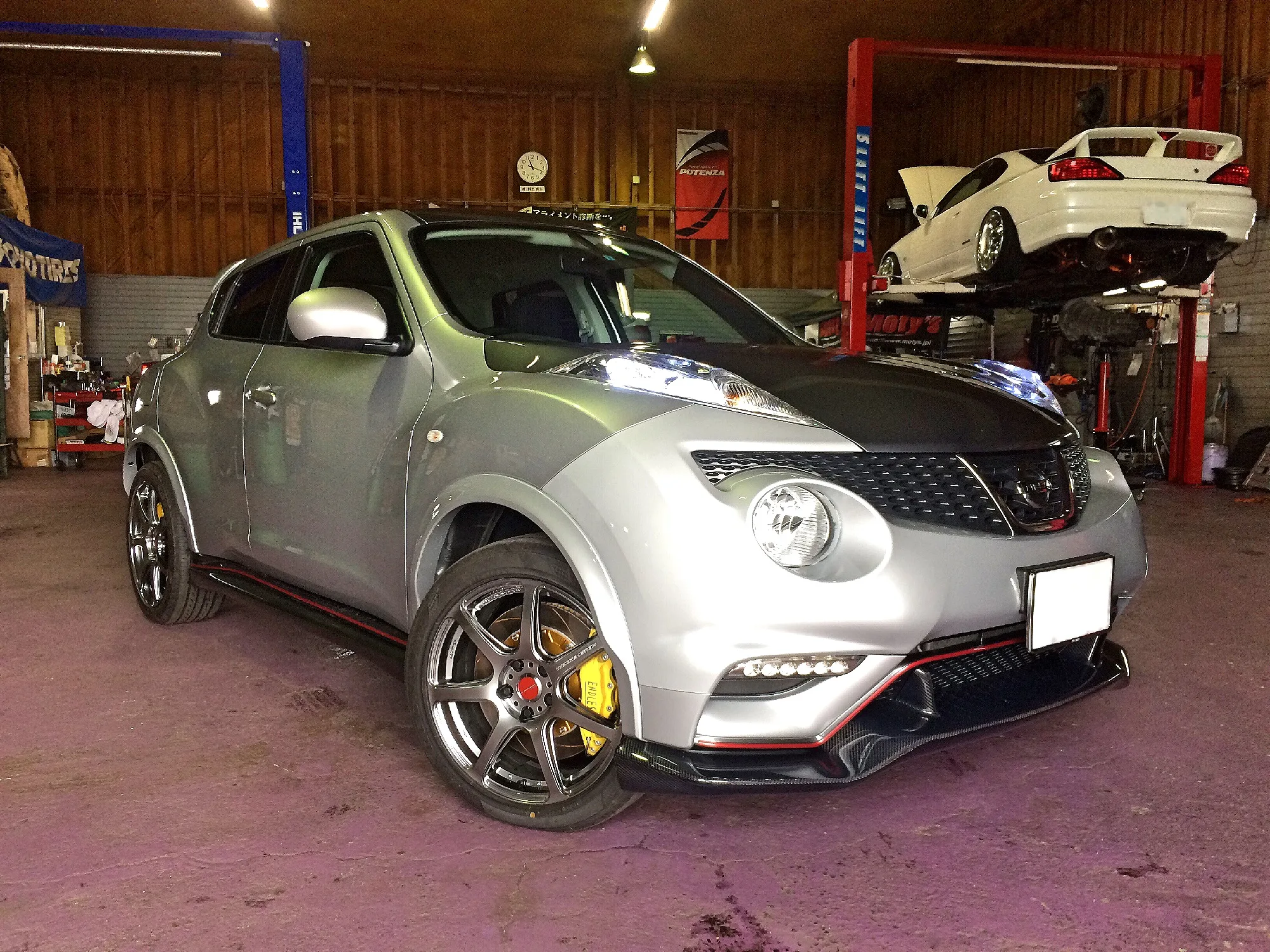 Work Emotion T7R on Nissan Juke F15