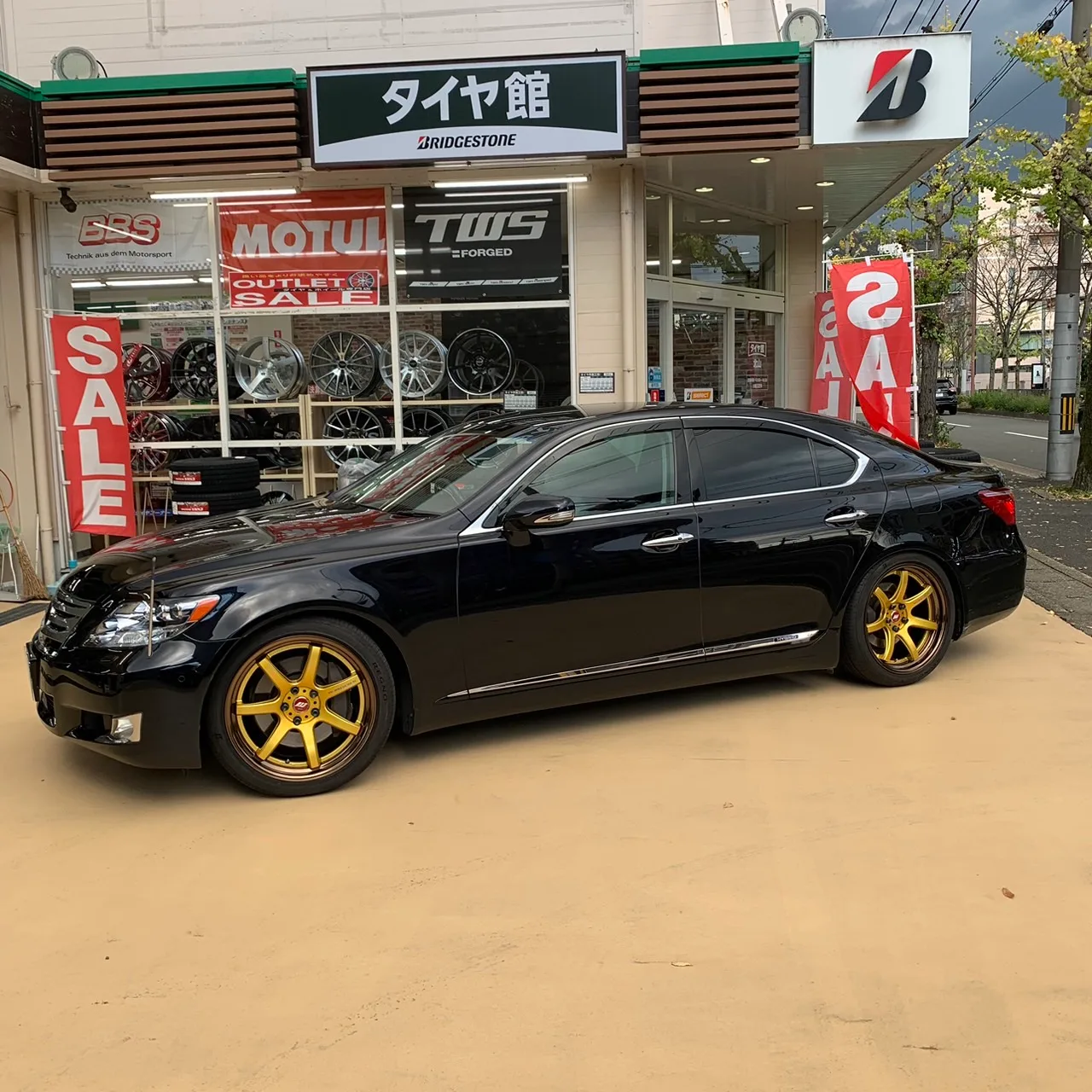 Work Emotion T7R2P on Lexus LS XF40, photo 2