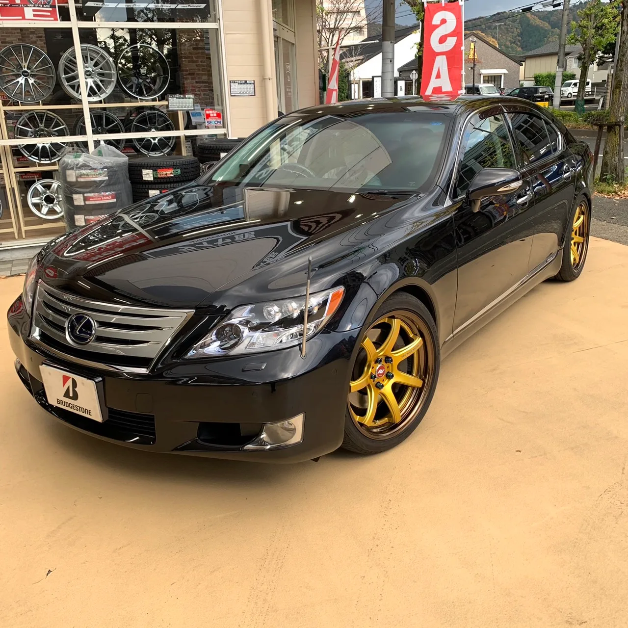 Work Emotion T7R2P on Lexus LS XF40, photo 3