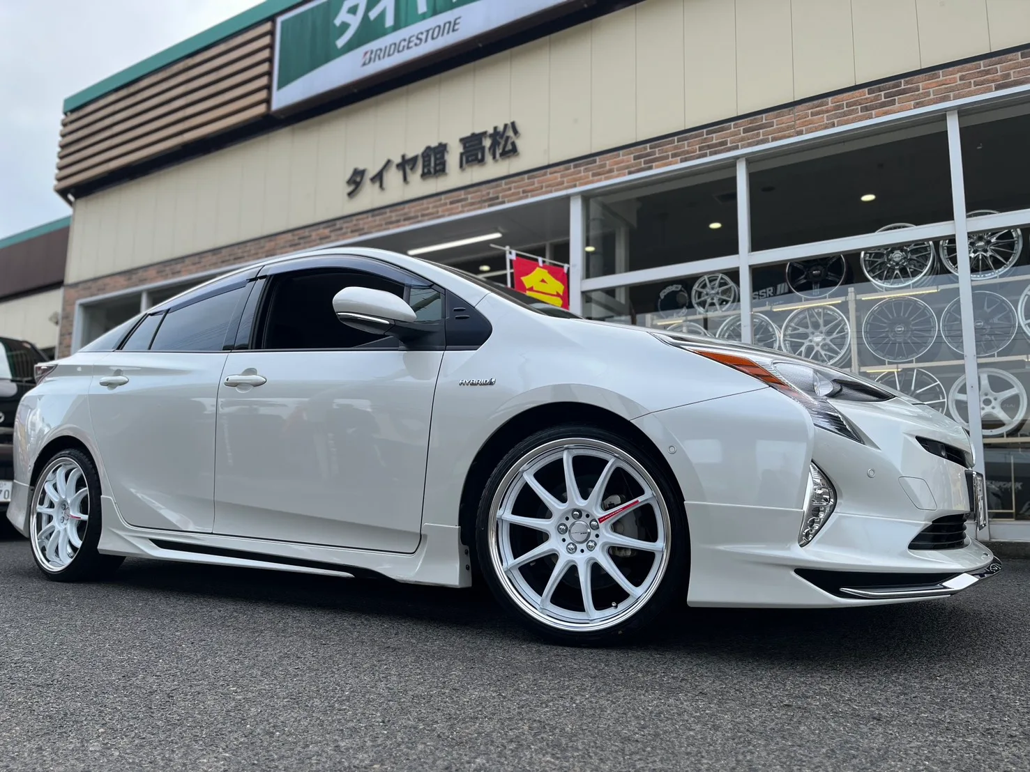 Work Emotion ZR10 2P on Toyota Prius XW50, photo 2
