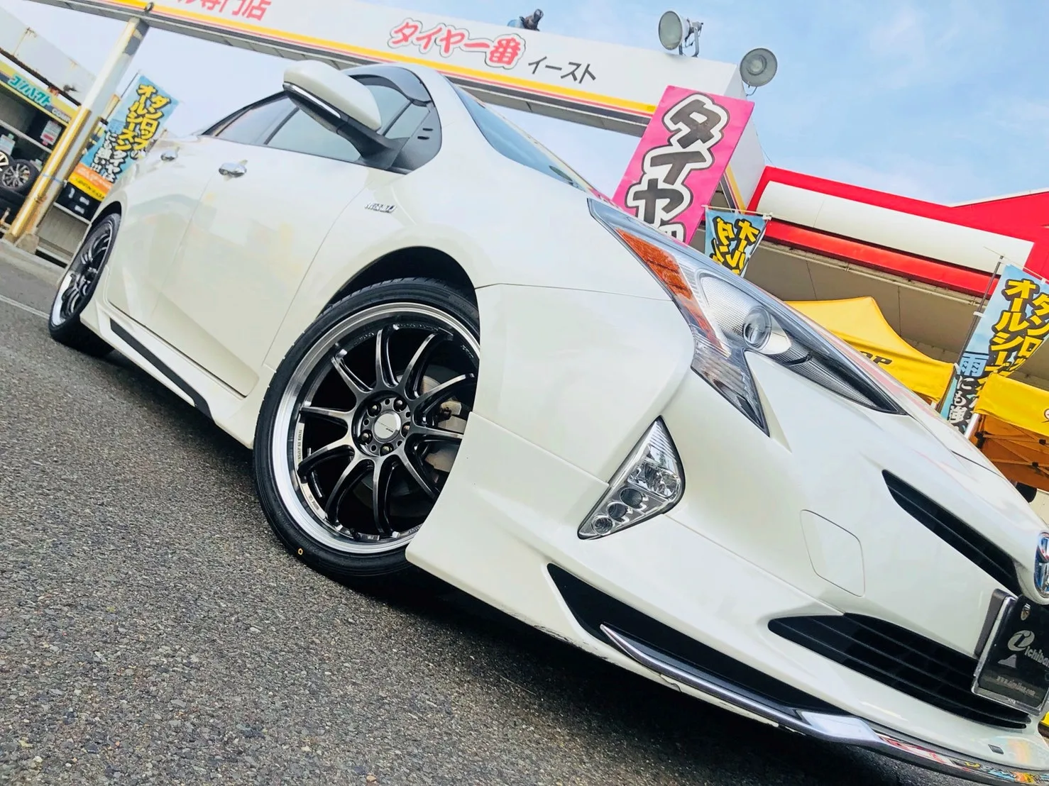 Work Emotion ZR10 on Toyota Prius XW30